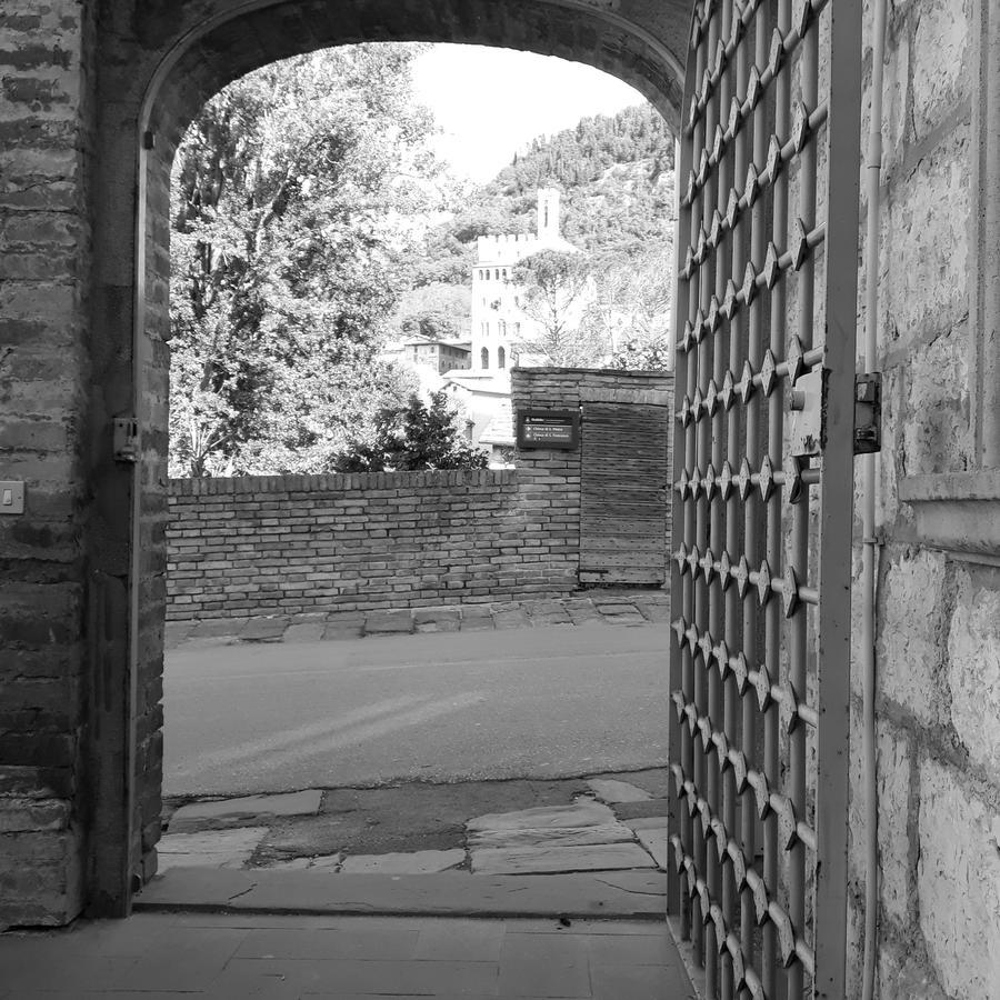 Hotel Porta Marmorea Gubbio Exterior photo