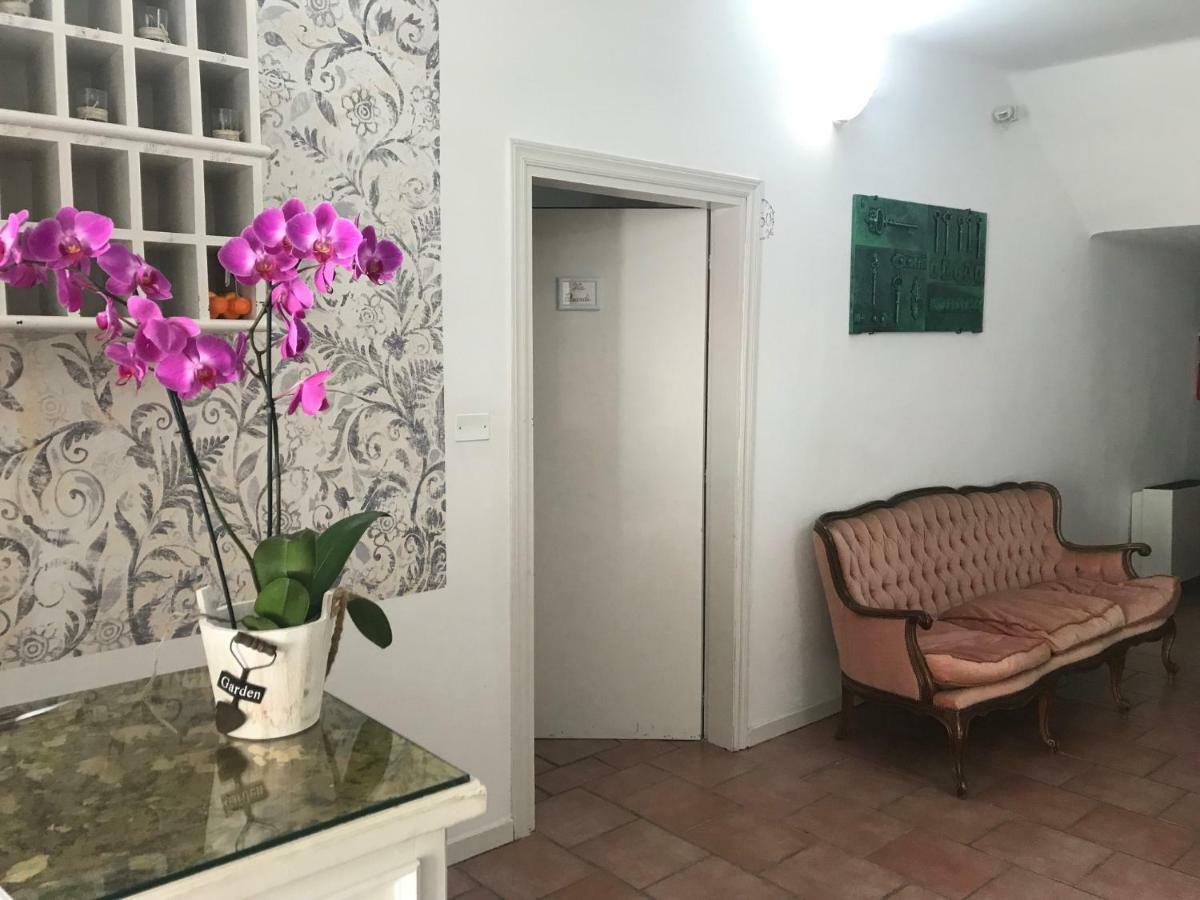 Hotel Porta Marmorea Gubbio Exterior photo